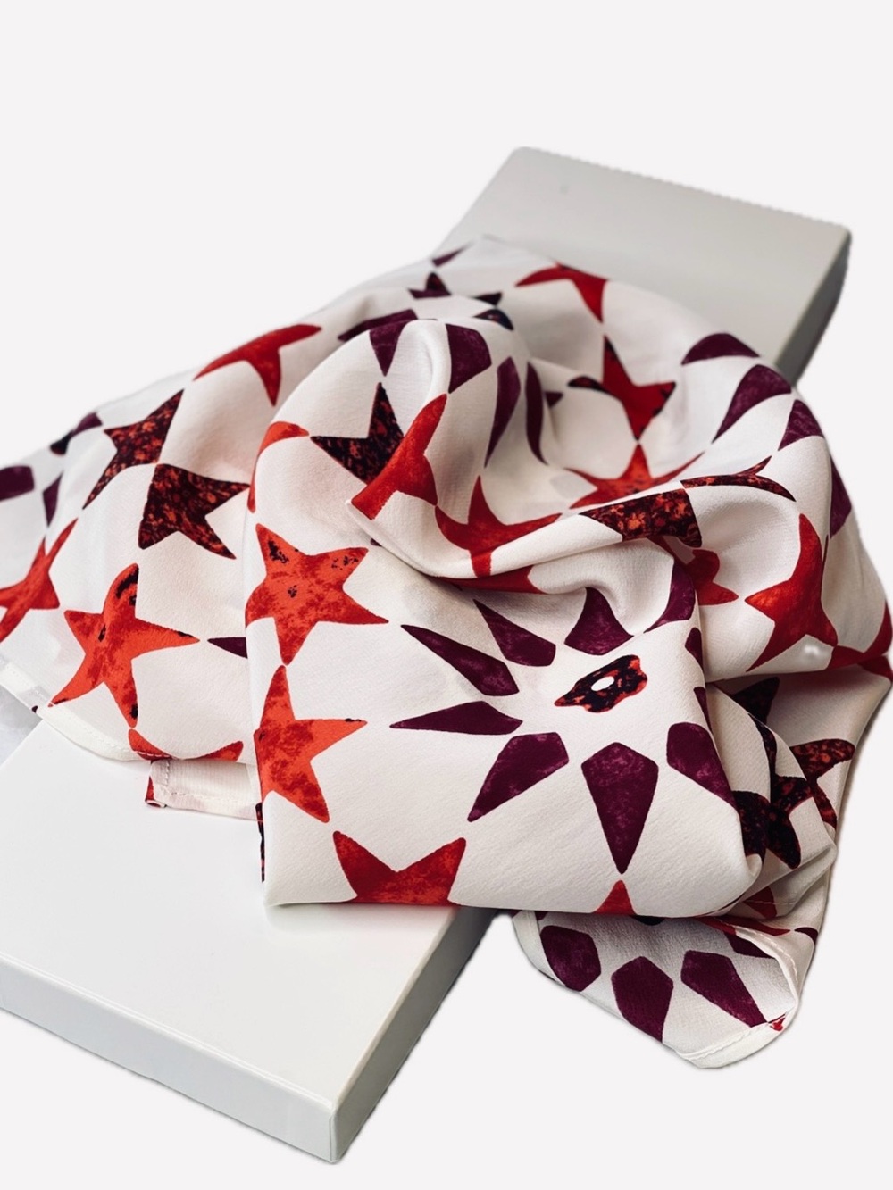 NWT SILKLETTE 'Americana Stars' 100% Fine Silk Kerchief Scarf Red/Black/White - Picture 6 of 9